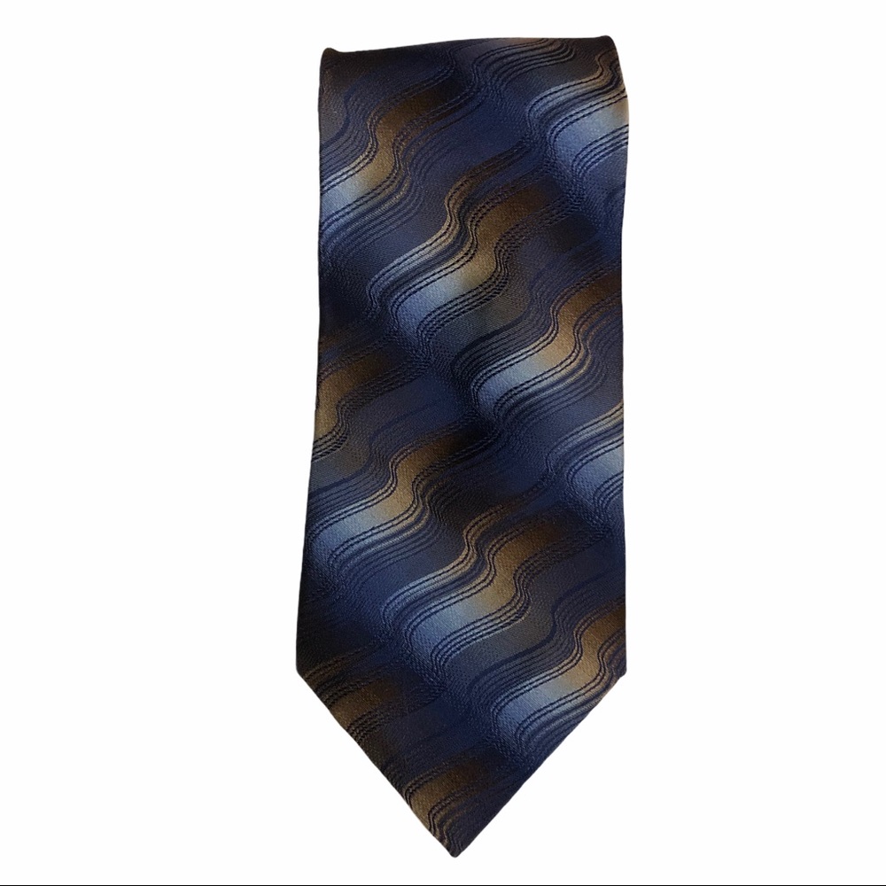 Lineage men’s tie 100% silk/made in Canada 4”width